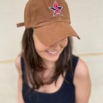 BONÉ DAD HAT Caramelo Bordado